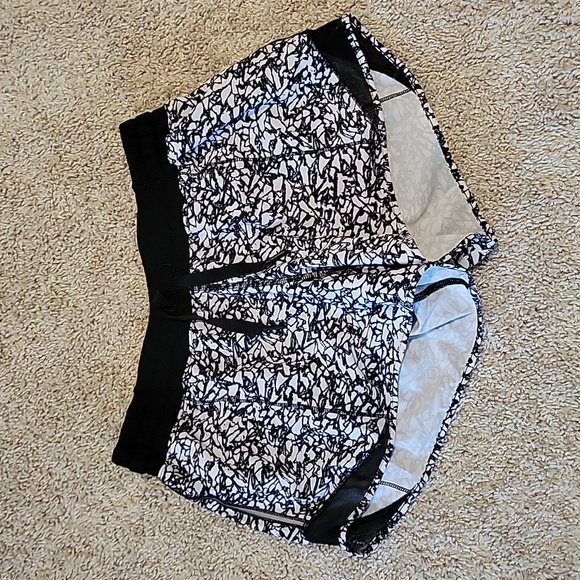 lululemon athletica Pants - Lululemon Hotty Hot Shorts